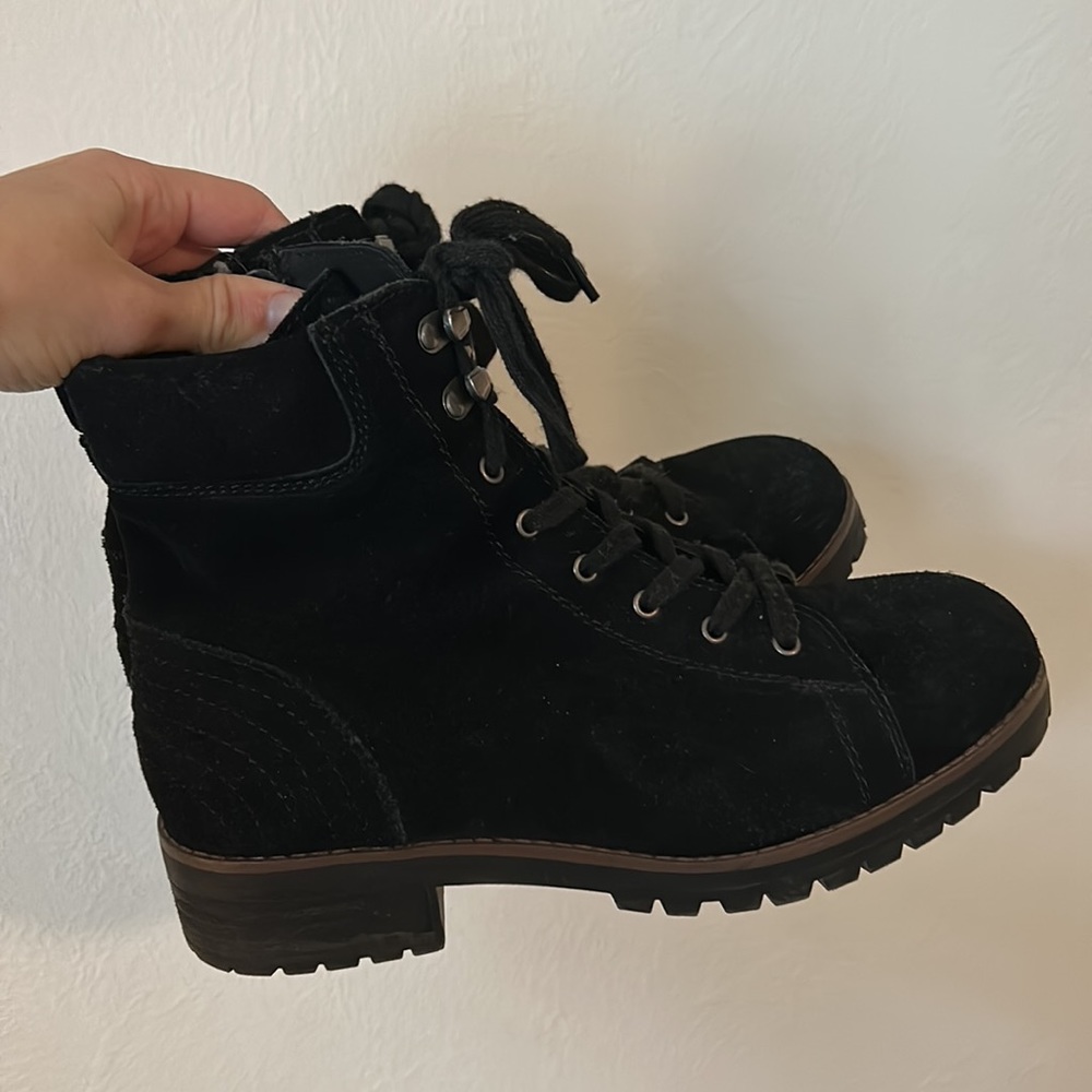 CROWN VINTAGE Suede Boots
